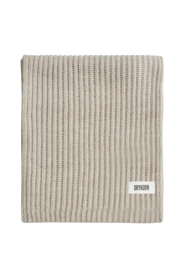 Schal-Drykorn-CRONICA_3 10-beige-Rippenstruktur-Logo