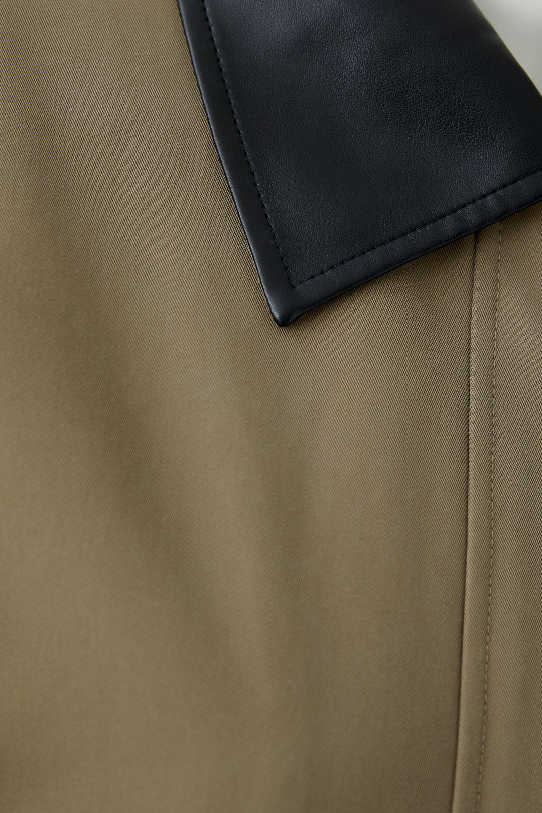 Jacke-Oui-Khaki-Gruen-Schwarzer-Kragen