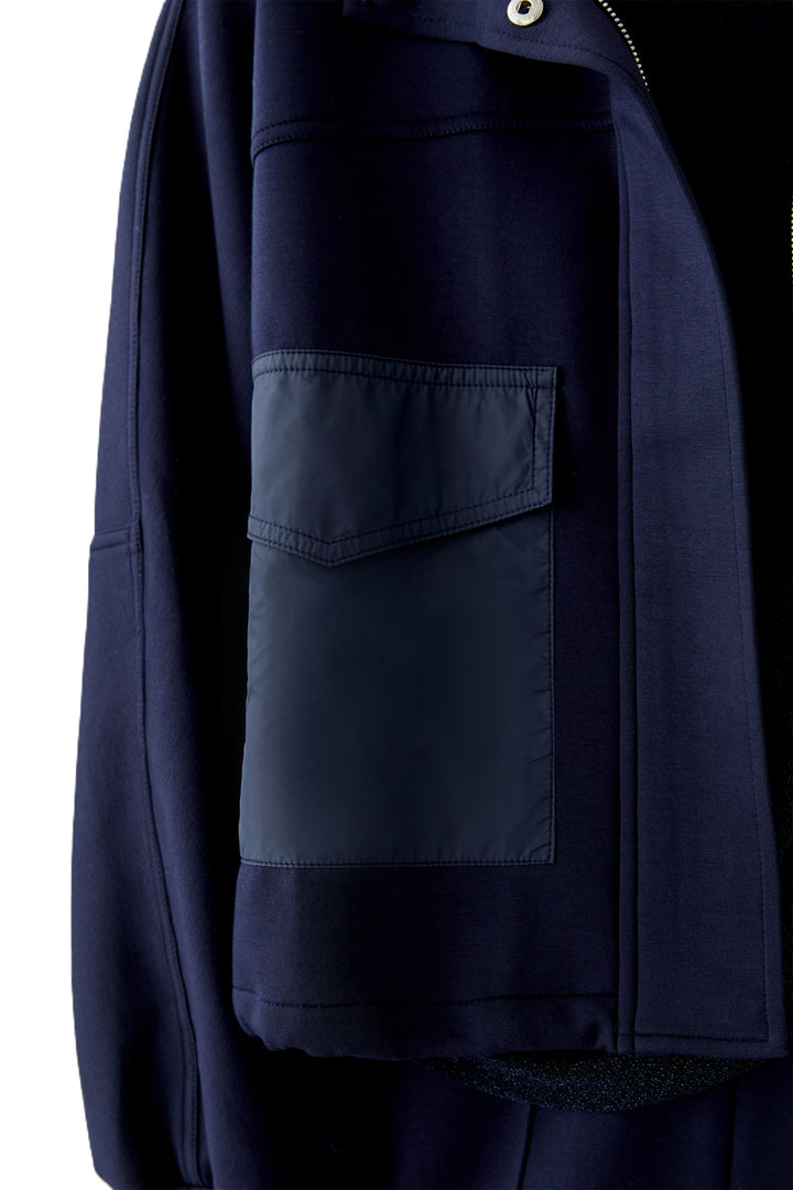 Jacke-Oui-dunkelblau-aufgesetzte Taschen aus Satin-Stehkragen 