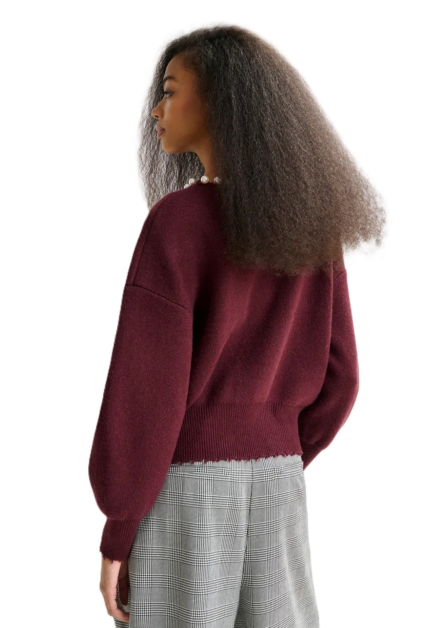 Strickweste-Essentiel Antwerp-Ideas-bordeaux-Perlen-ausgefranster Saum