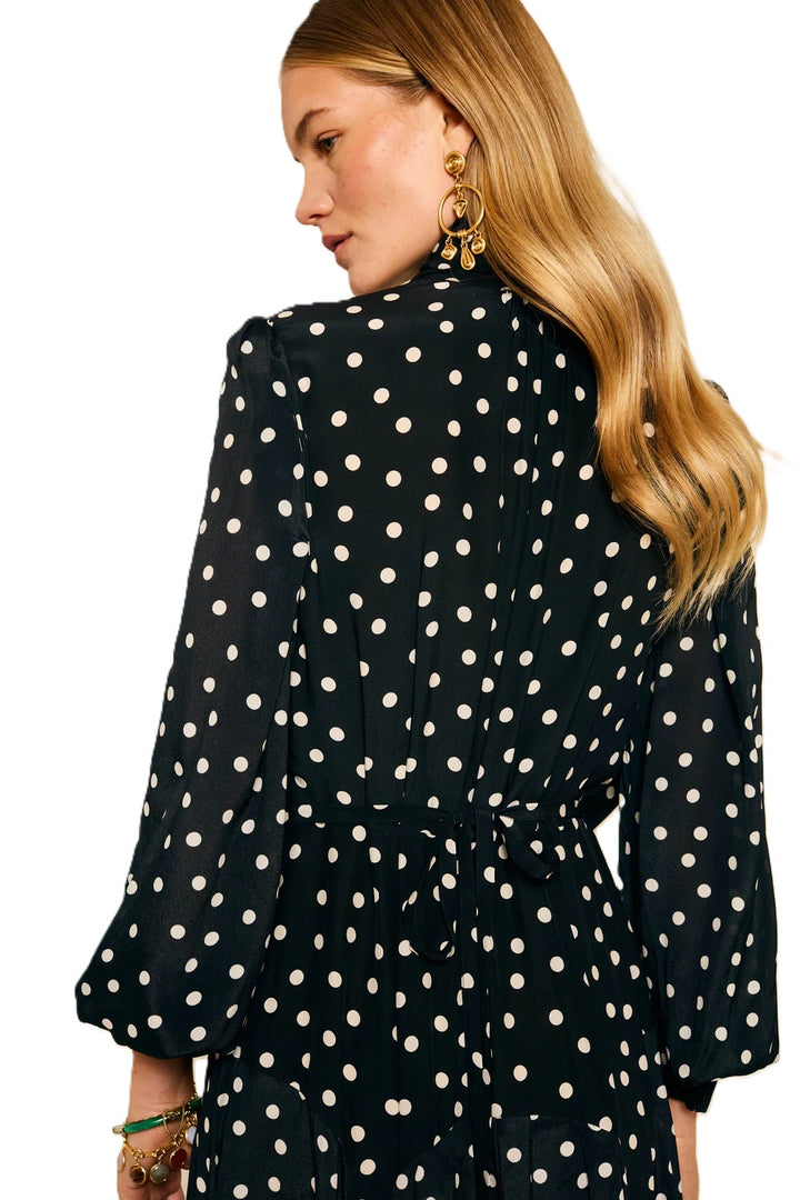Kleid-Rixo-Marigold-Muster-Schwarz-Punkte-weiss-hemdkragen