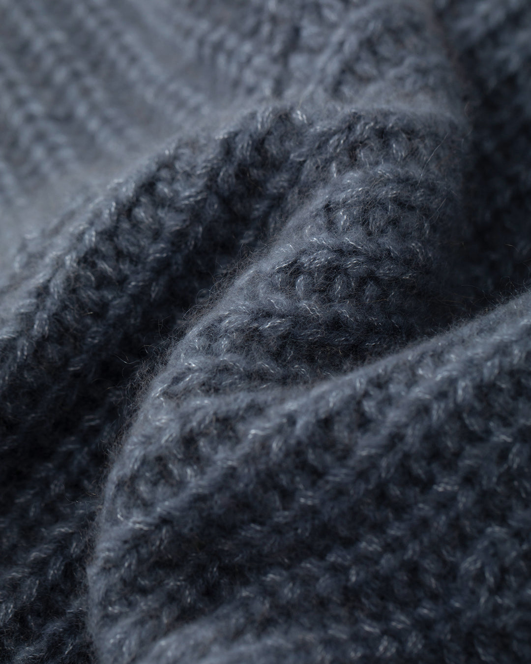 Strickweste-LU-REN-GATHA-blau-knopf-cashmere-strick