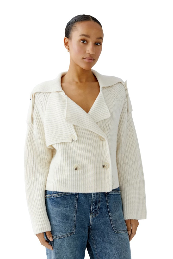 Strickjacke-oui-trenchcoat-weiß-rippstrick-cardigan