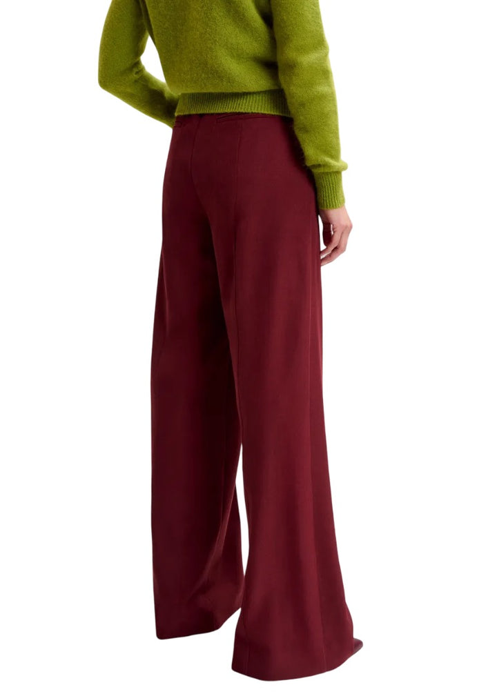 Hose-Essentiel-Antwerp-izi-bundfalte-burgunder-rot-berry-Anzugshose