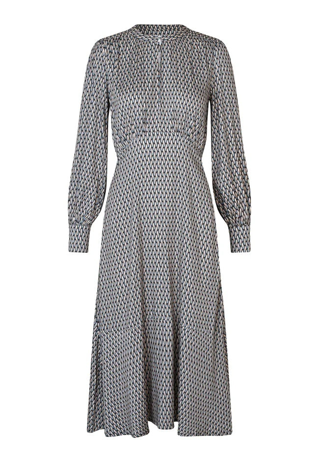 Kleid-Dea Kudibal-RumerDea-figurbetont-Muster-halbe Knopfleiste
