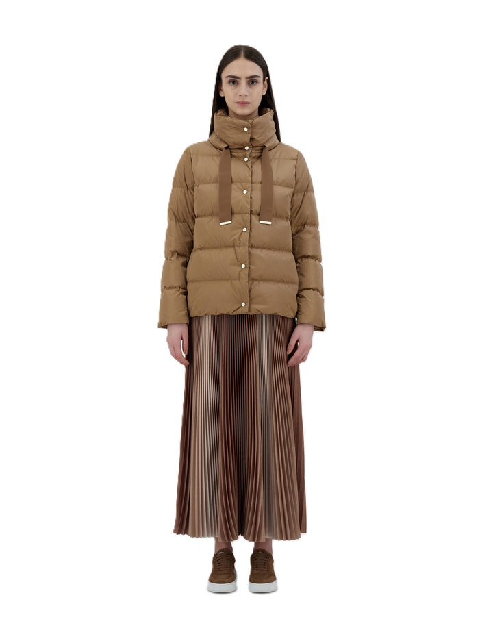 Jacke-Herno-Woven-Jacket-camel-gold-Stehragen-Satin-Tunnelzug