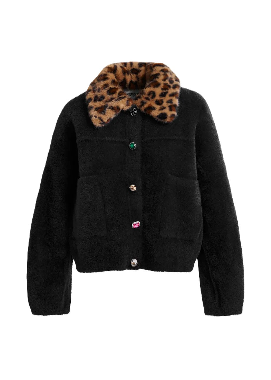 Jacke-Essentiel Antwerp-Intention-Kunstfellkragen-Leopardenprint-bunte Schmuckknoepfe-schwarz