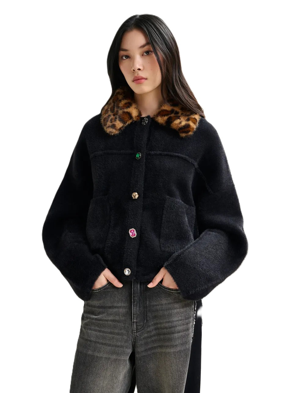 Jacke-Essentiel Antwerp-Intention-Kunstfellkragen-Leopardenprint-bunte Schmuckknoepfe-schwarz
