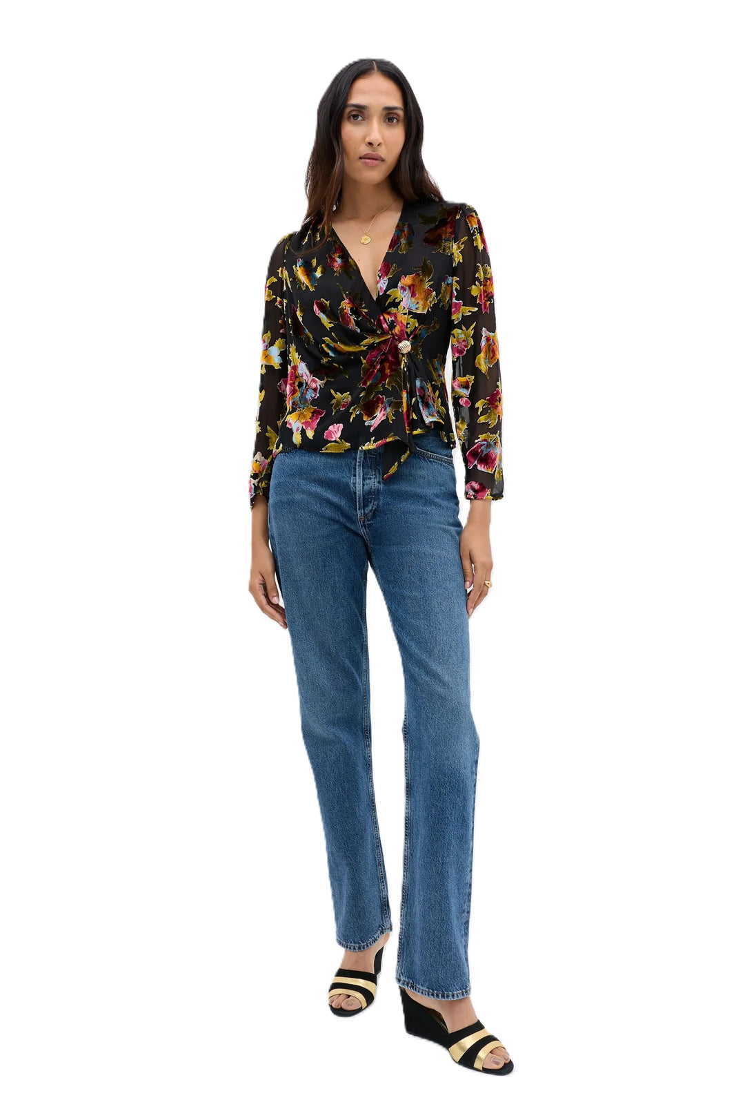 Shirt-Rixo-Everlyn-Samtoptik-Wickeloptik-Blumen-bunt-Goldspange