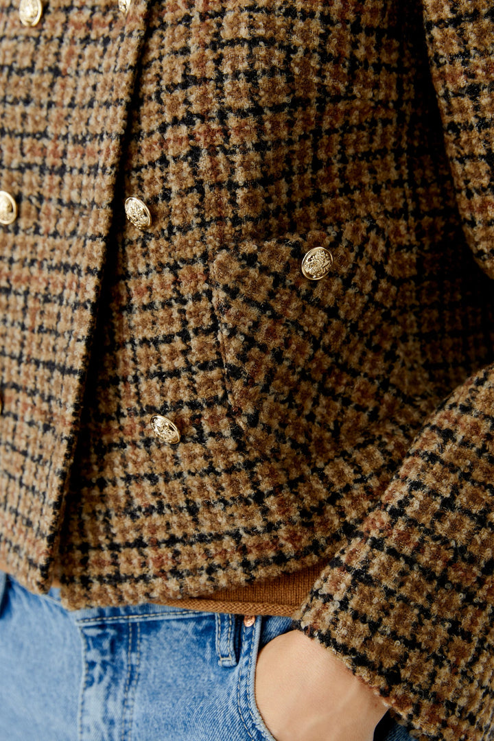 Jacke-Oui-Karo-Goldknoepfe-Doppelreiher-kurz