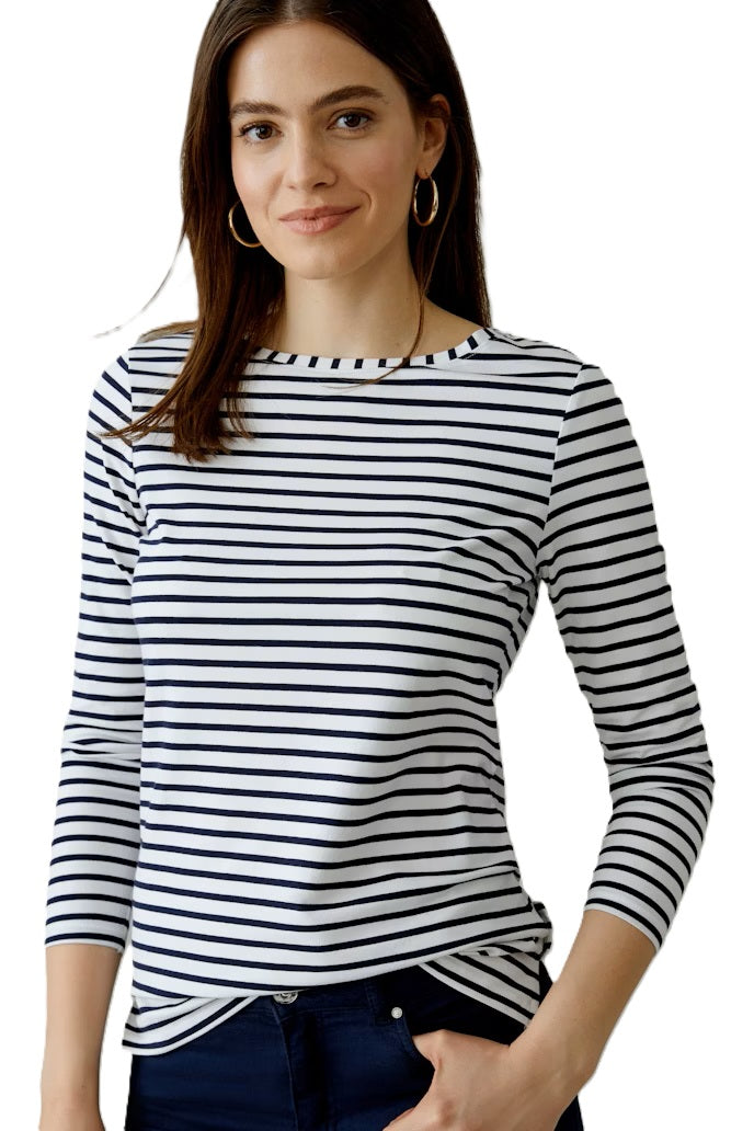 Shirt Oui SUMIKO navy und weiß. Oui Shirt mit Streifen. Der gerade Schnitt sorgt für eine moderne Silhouette, während die weiche, hochwertige Materialqualität einen angenehmen Tragekomfort bietet.