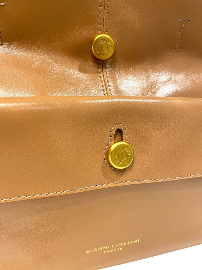 Tasche-Gianni-Chiarini-Cher-Echtleder-Fach vorne-clay-braun-verstellbaren-Trageriemen-Gold