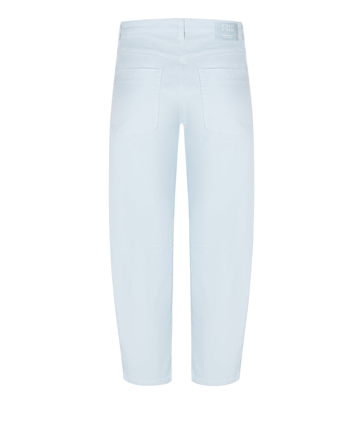 Hose von Cambio Ozean in hellblau mit Seidentuch. Die Hose hat einen O Shape und ist verkürzt. Sehr leichte Sommerhose.