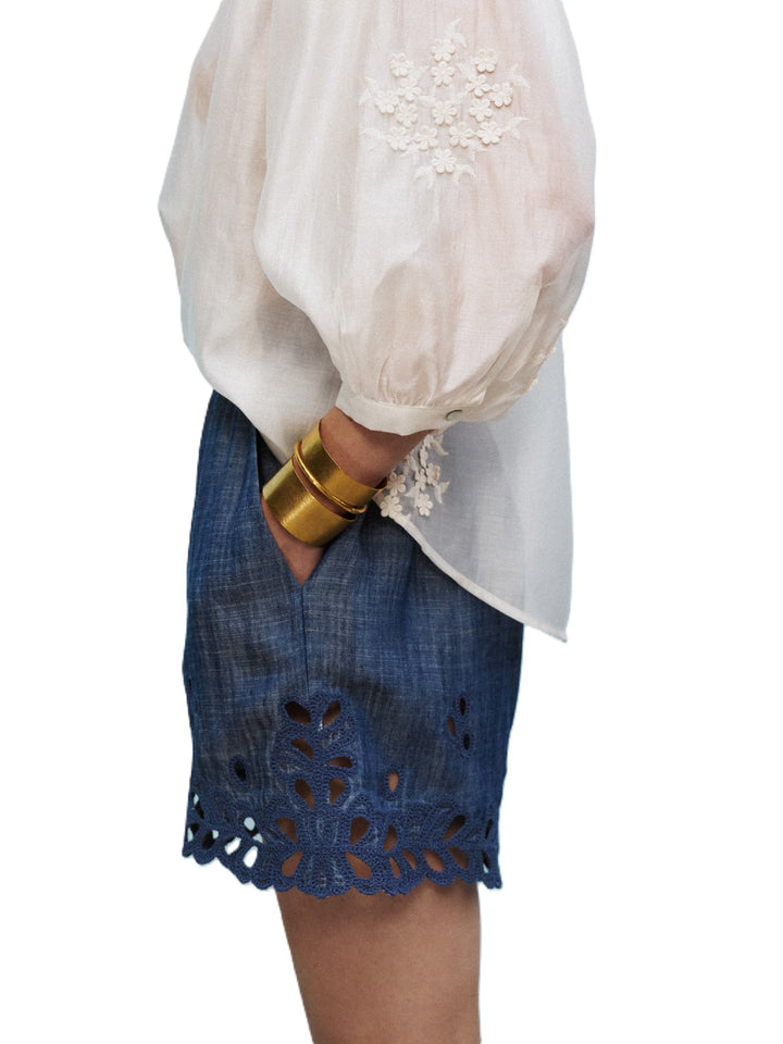 Bermuda-0039 Italy-Jeansoptik-Lochstickerei-kurz-weit-blau-Taschen-Gummibund