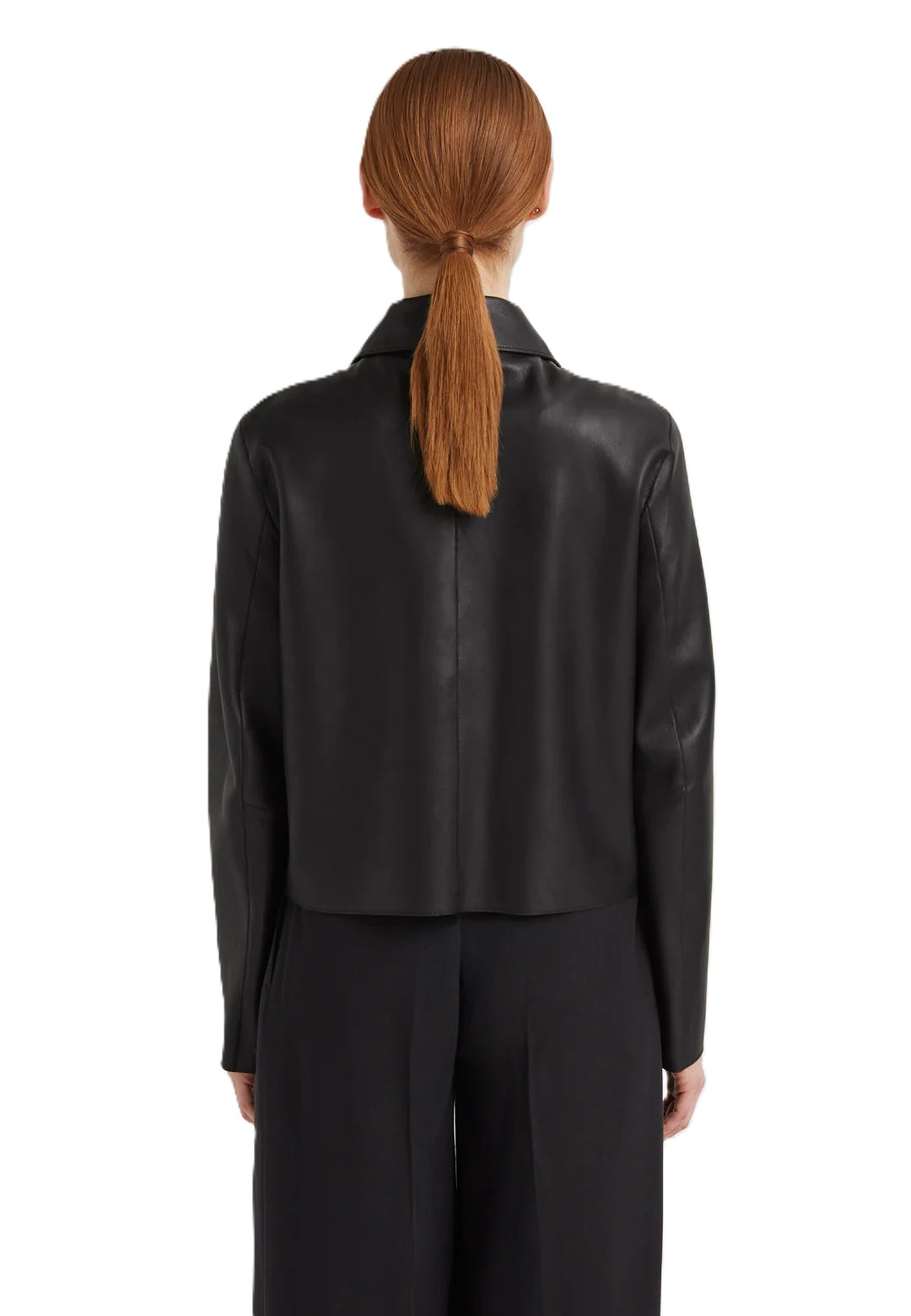 Jacke von Milestone MSCanna in schwarzem Glattleder mit Revers und Knopfleiste. Die Jacke ist aus weichem Leder und hat eine gerde Form. 