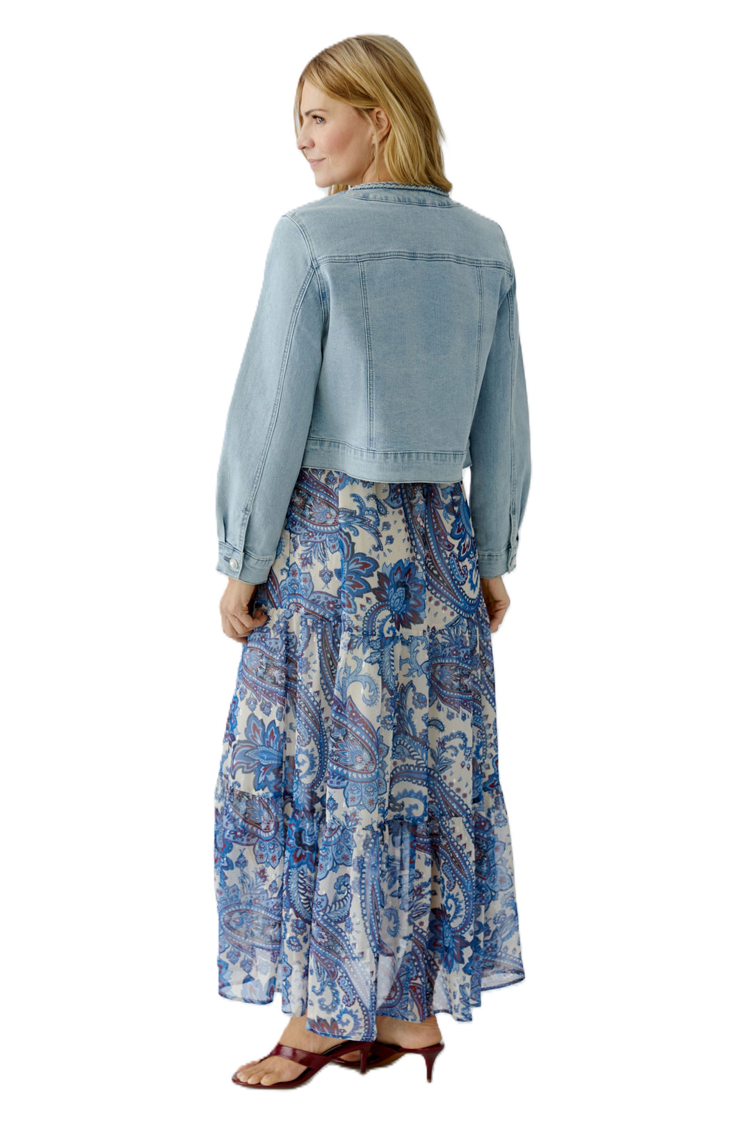 Jeansjacke-Oui-Vier-Taschen-Geflochtene-Deteils-cropped-Jeans-blau