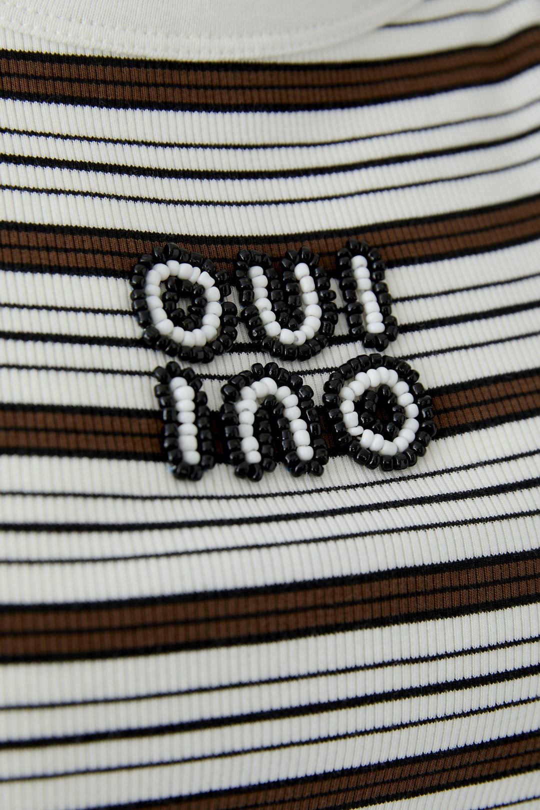 Top-Oui-gestreift-Ärmellos-braun-schwarz-weiß-Perlen-Logo
