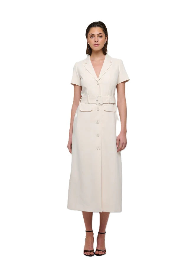 Hemdblusenkleid Dea Kudibal BeliciaDEA mit kurzen Aermeln und Reverskragen mit zwei Pattentaschen und kompletter Knopfleiste in ecru mit Guertel