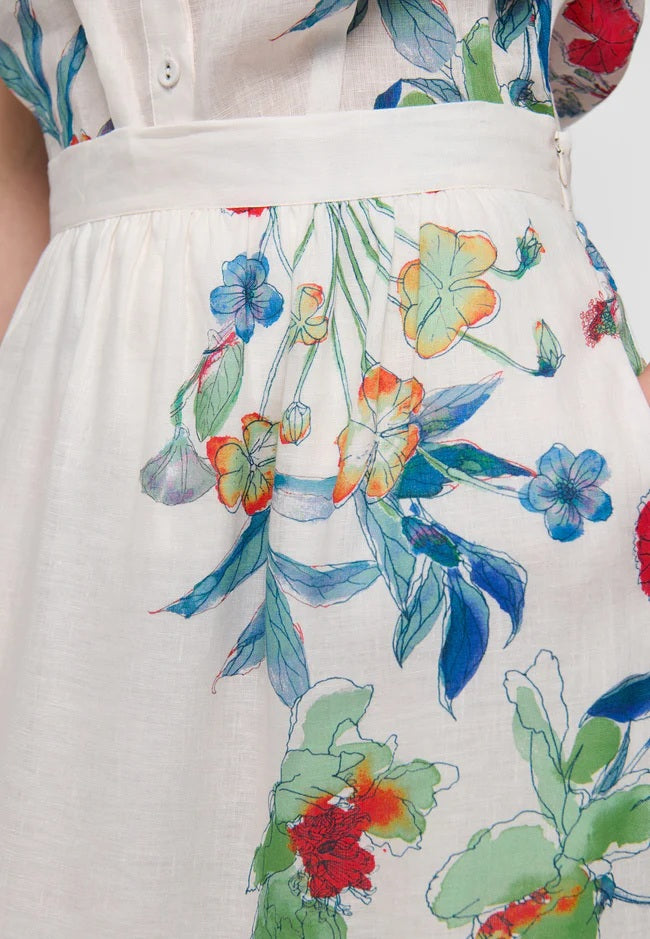 Rock Dea Kudibal PaulinaDEA hat Blumenmotive auf dem langen Leinenrock mit tiefer Rüsche und fließender Silhouette in weiss mit Blumen 