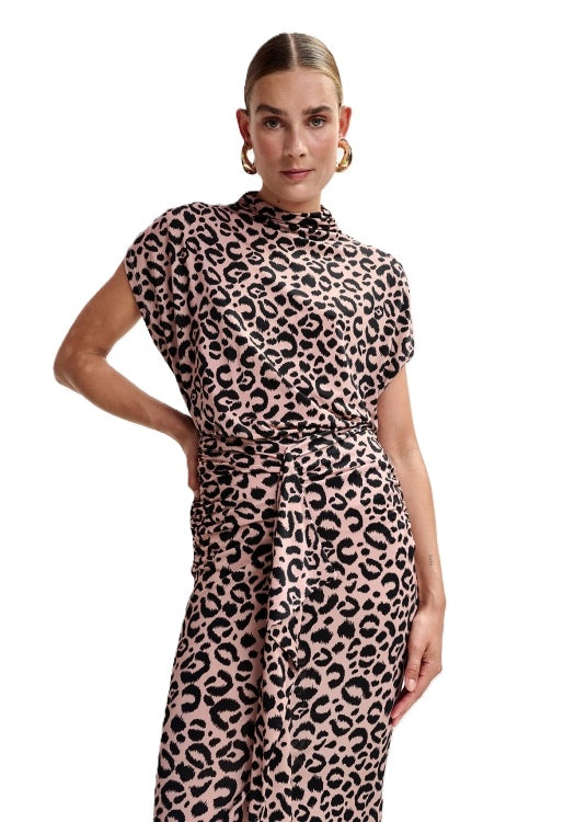 Shirt-Essentiel Antwerp-JUMPE PRINTED JERSEY TOP-leoprint-ueberschnittener Aermel-Stehkragen-anliegend 