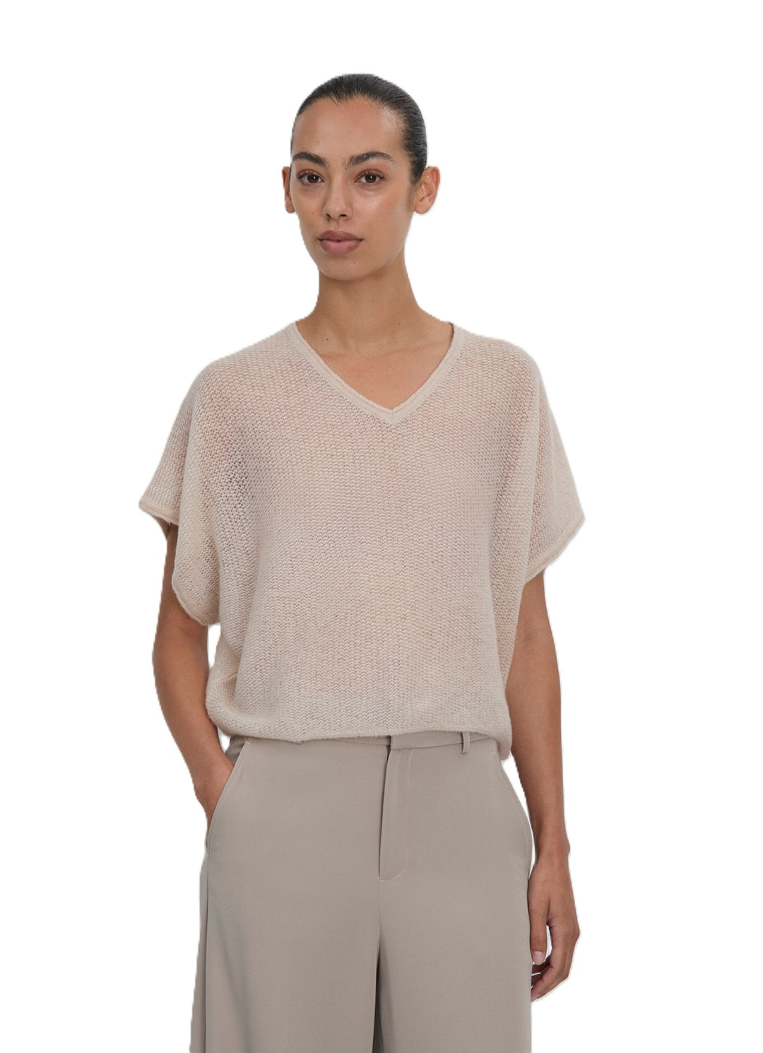Kurzarmpullover von FFC aus Cashmere Seide in beige mit V Ausschnitt und überschnittenem Ärmel 
