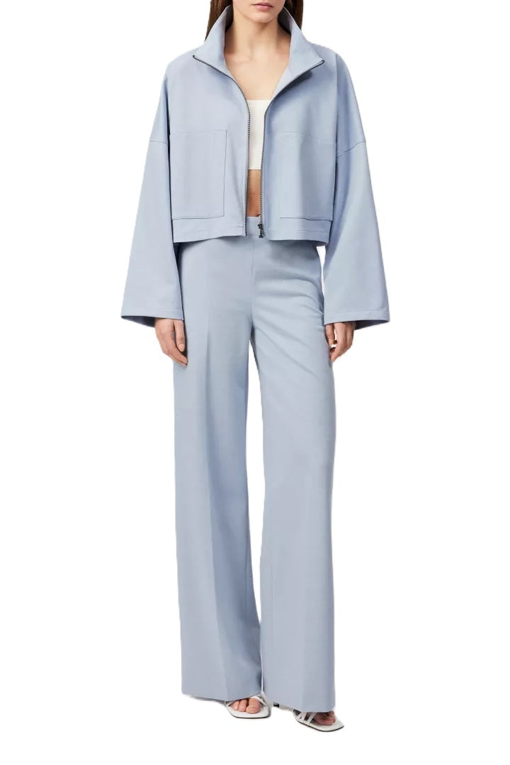 Jacke-Drykorn-ELSTOW_1 10-hellblau-kastig-Zip-Taschen-hinten kuerzer