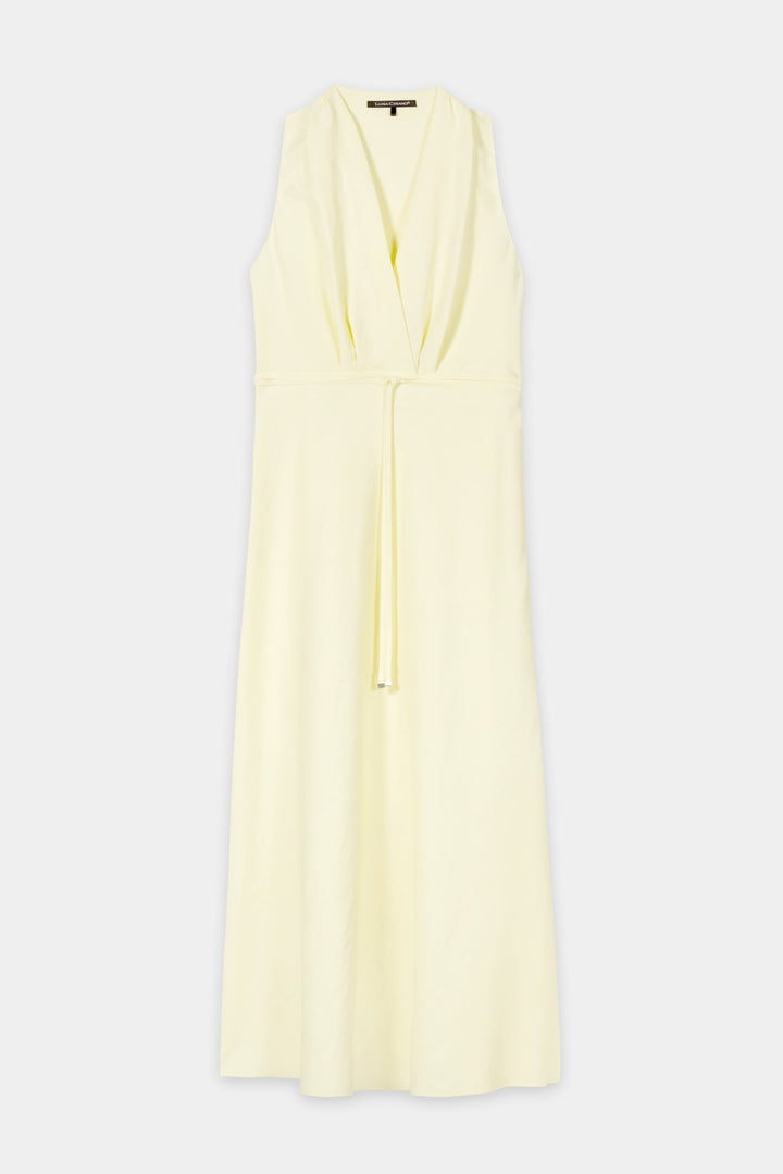 Kleid von Luisa Cerano in gelb aus Leinen. Das Kleid hat keine Aermel und einen Bindeguertel. Der Rock ist leicht ausgestellt und es hat einen Reissverschluss. 