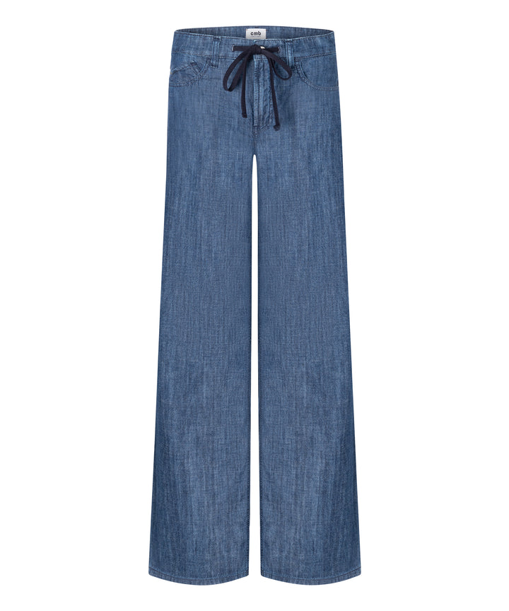 Hose Baggy von Cambio aus einem leichten und dünnen Stoff. Jeans mit Taillenband und gerader Form mit weitem Bein in blau. 