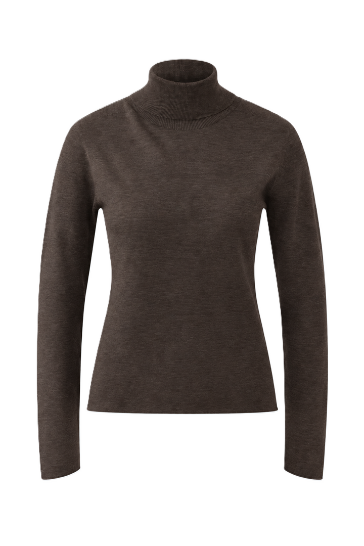 Pullover Oui in Feinstrick. Nahtlos gestrickter, schmaler Schnitt mit regulärer Länge. Feiner Rollkragen in Rippstruktur und lange Ärmel. Rollkanten an Ärmeln und Saum.