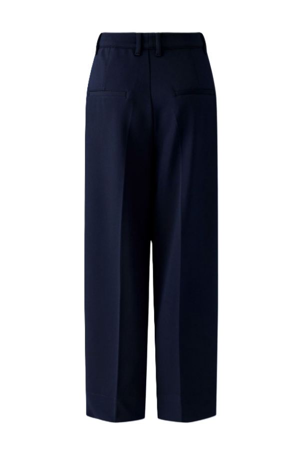 Dunkelblaue Anzughose von Oui im Tapered Fit mit verkürzter Länge, Bund- und Bügelfalten sowie seitlichen Eingrifftaschen.