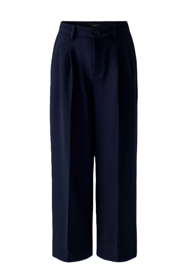 Dunkelblaue Anzughose von Oui im Tapered Fit mit verkürzter Länge, Bund- und Bügelfalten sowie seitlichen Eingrifftaschen.