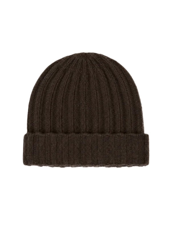 Beanie Laura von Anna v Berg. Diese hochwertige Beanie aus 100 % Kaschmir begeistert mit ihrem besonders weichen Griff und sorgt für ein angenehm kuscheliges Tragegefühl. Das zeitlose Rippstrick-Design macht sie zu einem stilvollen Begleiter für die kühlen Tage. Ein hochwertiges Accessoire, das Wärme und lässige Eleganz perfekt miteinander verbindet. 
