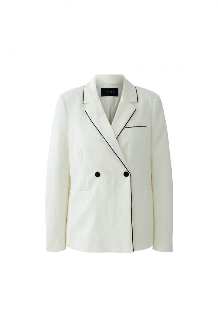 Blazer von Oui in ecru mit schwarzer Umrandung an den Säumen. Der Blazer ist ein Doppelreiher und hat schwarze Knopfe und ist mittellang geschnitten. 