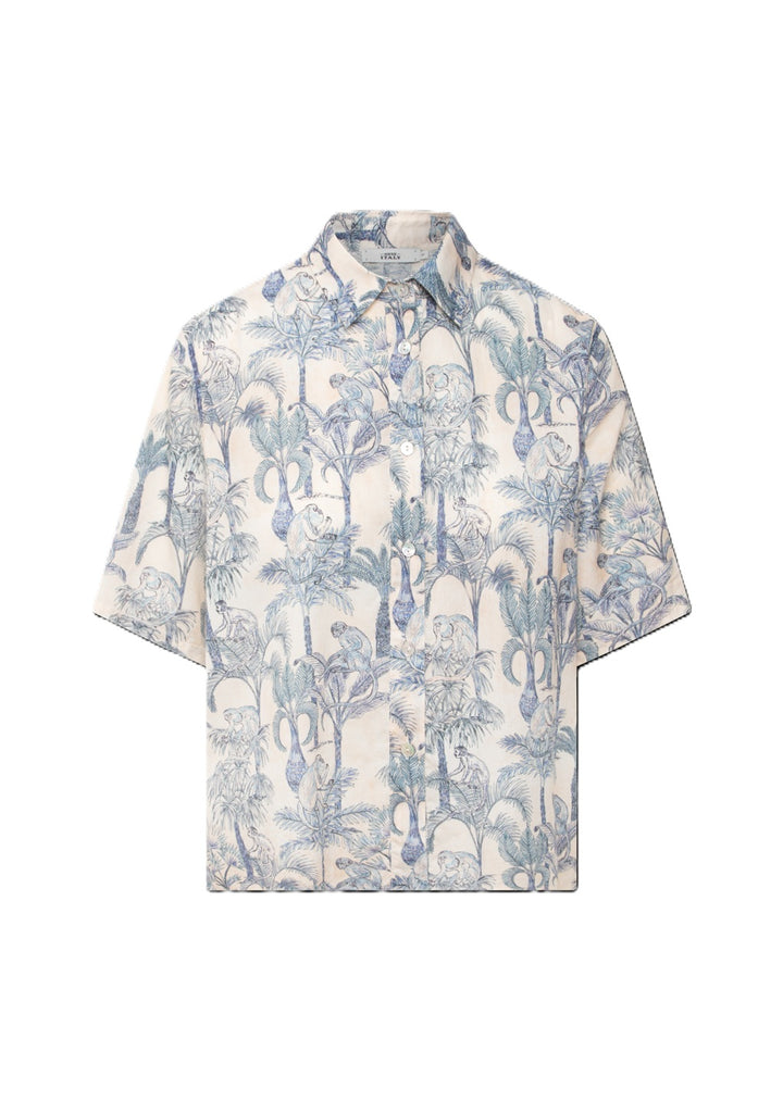 Bluse von 0039 Italy Bea. Die Bluse hat einen Affenprint und ist gerade geschnitten mit Halbarm, Kragen und Knopfleiste.