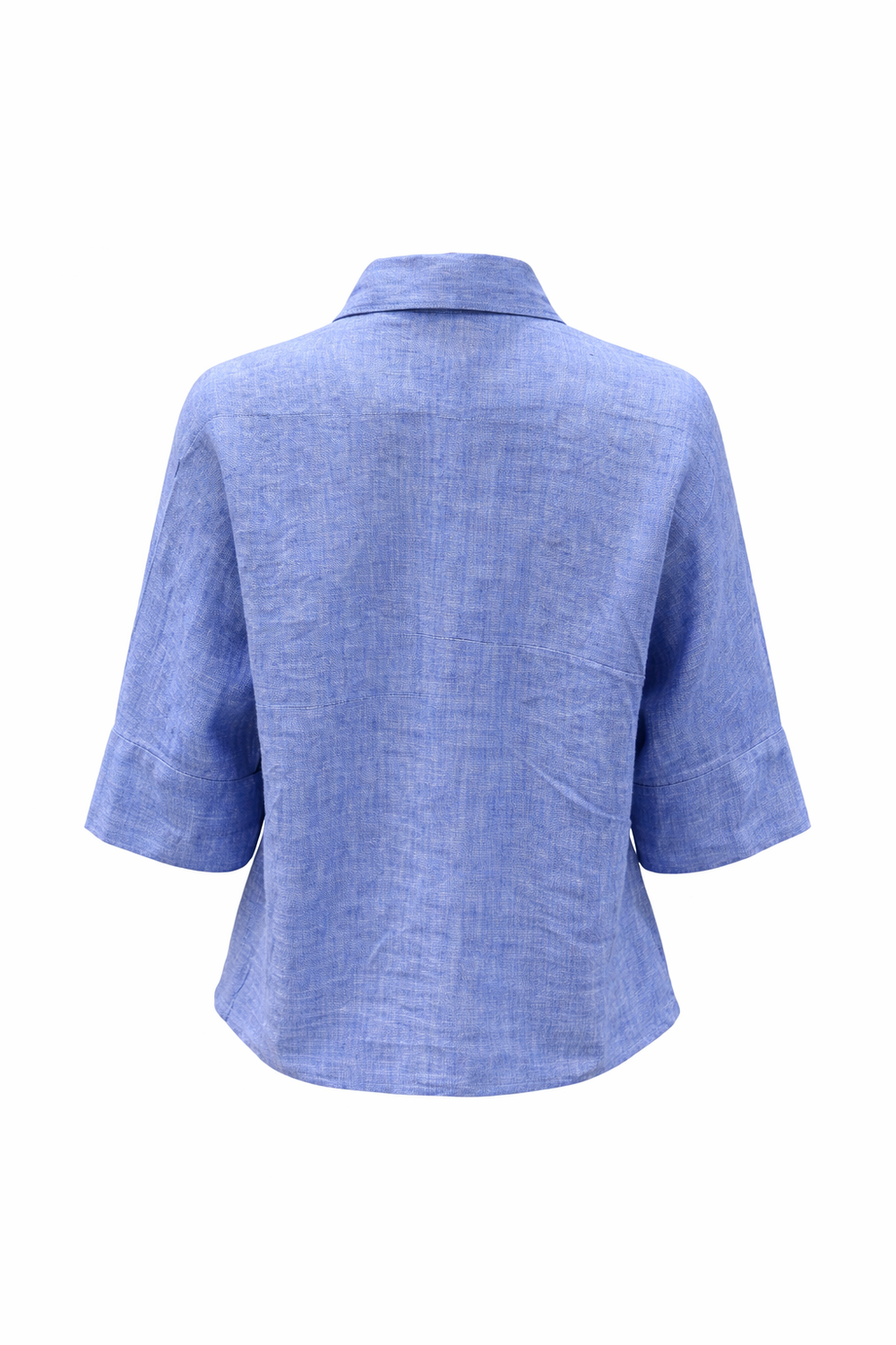 Bluse 0039 Italy Hollie in blau. Schöne sommerliche Bluse aus 100% Leinen. Die Bluse hat einen Kragen und eine verdeckte Knopfleiste. Die Schultern sind überschnitten und die Ärmel 3/4 lang. Die Bluse ist kastig und oversized geschnitten
