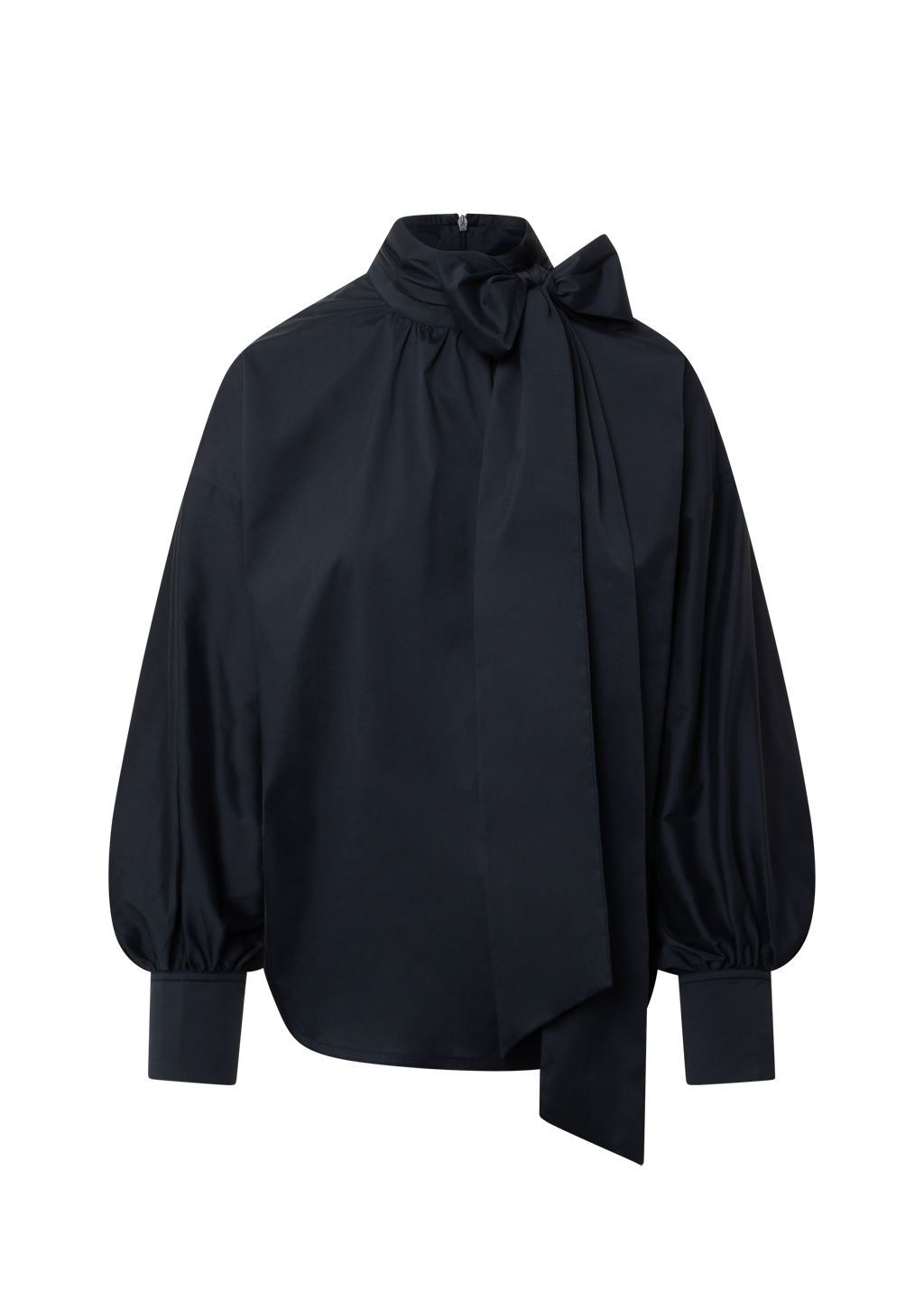 Dunkelblaue Bluse Mavea von 0039 Italy mit Oversize-Silhouette, abnehmbarer Schluppe/Schleife, hohem Stehkragen und weiten Ballonärmeln.