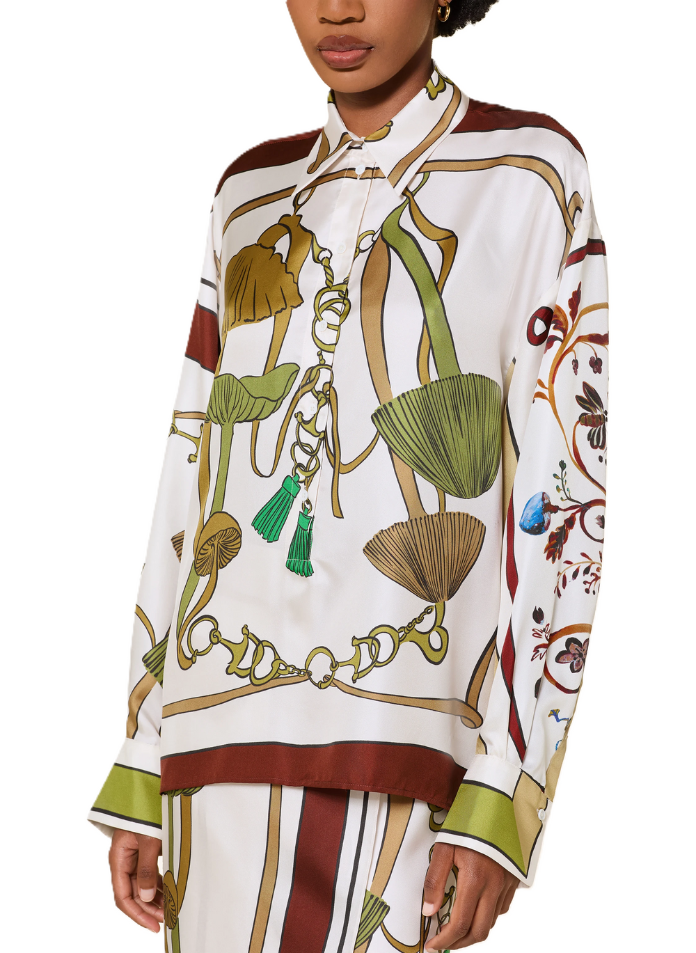Bluse Dorothee Schumacher COSMIC FUNGHI Blouse ikn brown ribbon. Diese wunderschöne Bluse aus Seidentwill gefertigt ist oversized geschnitten. Sie hat einen tollen Pilzprint, welcher der Signature Print der aktuellen Saison ist. Sie hat einen Hemdkragen und eine halbe Knopfleiste. Die Form ist boxy und entspannt.