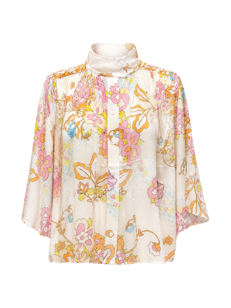 Bluse Herzens in bunt. Diese Bluse ist ein richtiges Highlight. Sie hat einen Stehkragen mit Knopf und eine normale Knopfleiste. Der sommerliche Print und die weiten verkürzten Ärmel sind ein Hingucker für jedes Sommeroutfit. Die Ware ist leicht und angenehm auf der Haut. Die Bluse ist kürzer geschnitten.