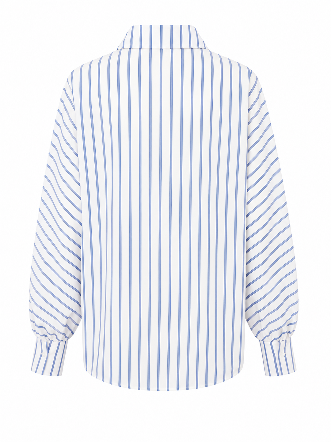 Bluse Herzens. Schöne Bluse aus Baumwolle von Herzens in weiß mit blauem Streifen. Die Bluse hat einen schönen Raglanärmel und einen Kragen. Knopfleiste auf der Vorderseite. Sie hat schöne große Manschetten mit Knopf.