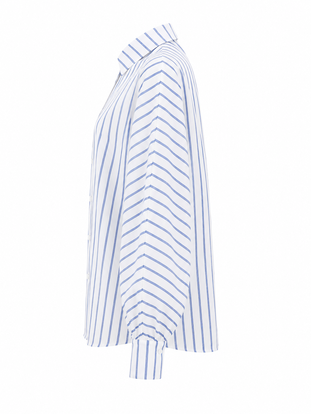 Bluse Herzens. Schöne Bluse aus Baumwolle von Herzens in weiß mit blauem Streifen. Die Bluse hat einen schönen Raglanärmel und einen Kragen. Knopfleiste auf der Vorderseite. Sie hat schöne große Manschetten mit Knopf.
