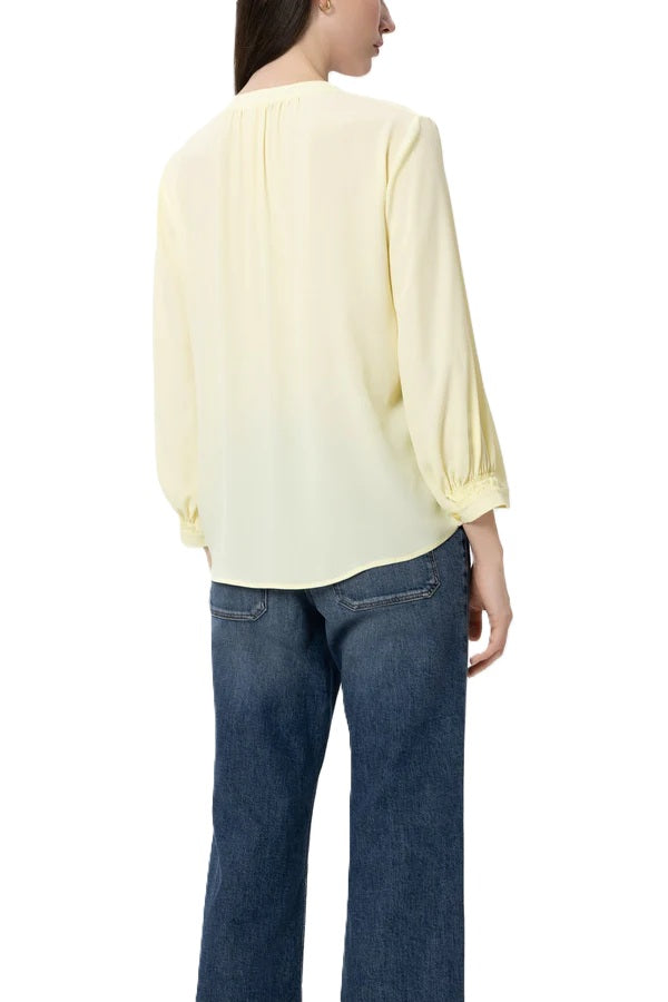 Bluse Luisa Cerano Tunika aus Seiden-Mix in gelb. Locker geschnittene Tunika-Bluse aus fließendem Seidenmix in einem zarten Gelbton. Die Bluse besitzt einen tiefen V-Ausschnitt und ¾-lange Ärmel mit geknöpften Manschetten und gefältelten Details.