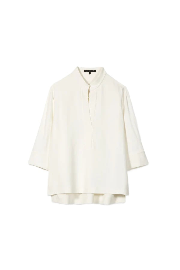 Bluse Luisa Cerano in Tunikaform in cremeweiß. Die Bluse besteht aus elastischer Viscose und ist gerade geschnitten mit 3/4 Aermeln. 