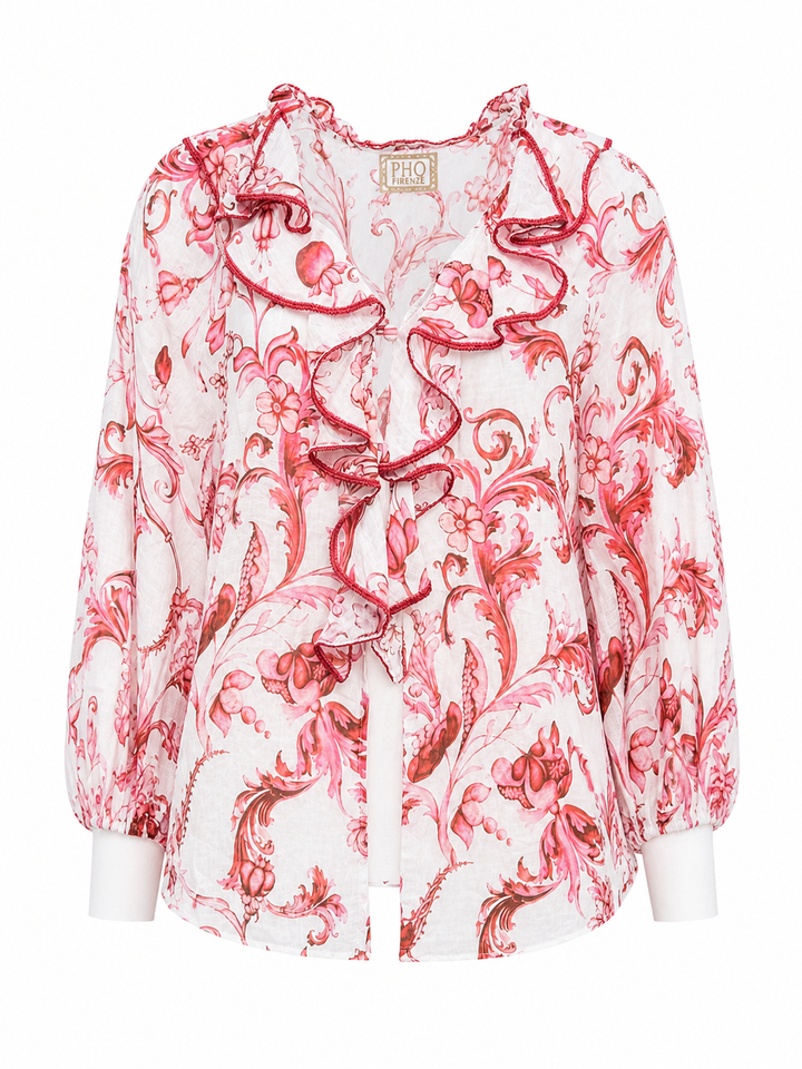 Bluse Pho Firenze in rot und weiß. Hübsche Bluse mit bezauberndem romantischen Print. Die Bluse hat einen Rüschenkragen und farblich passende Knöpfe. Der Saum des Kragen ist mit einem Lurexfaden durchzogen und verleiht dadurch der Bluse das gewisse Etwas. Die Ärmel haben einen Gummizug und können leicht hochgeschoppt werden. 
