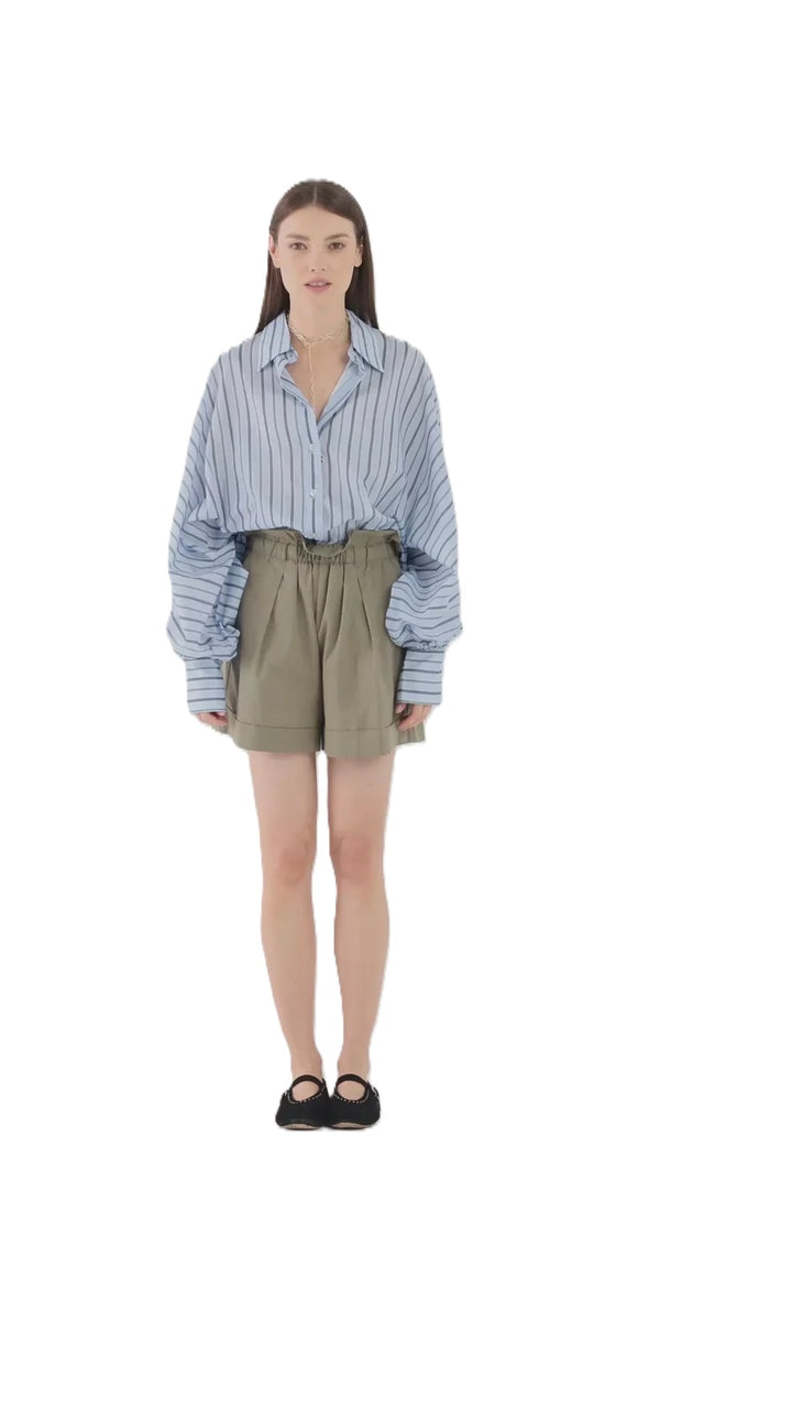 Bluse von So Sue Antonia Voile. Blue Stripes Hemdbluse mit Kragen und Fledermausärmeln. Leichte sommerliche Ware. 