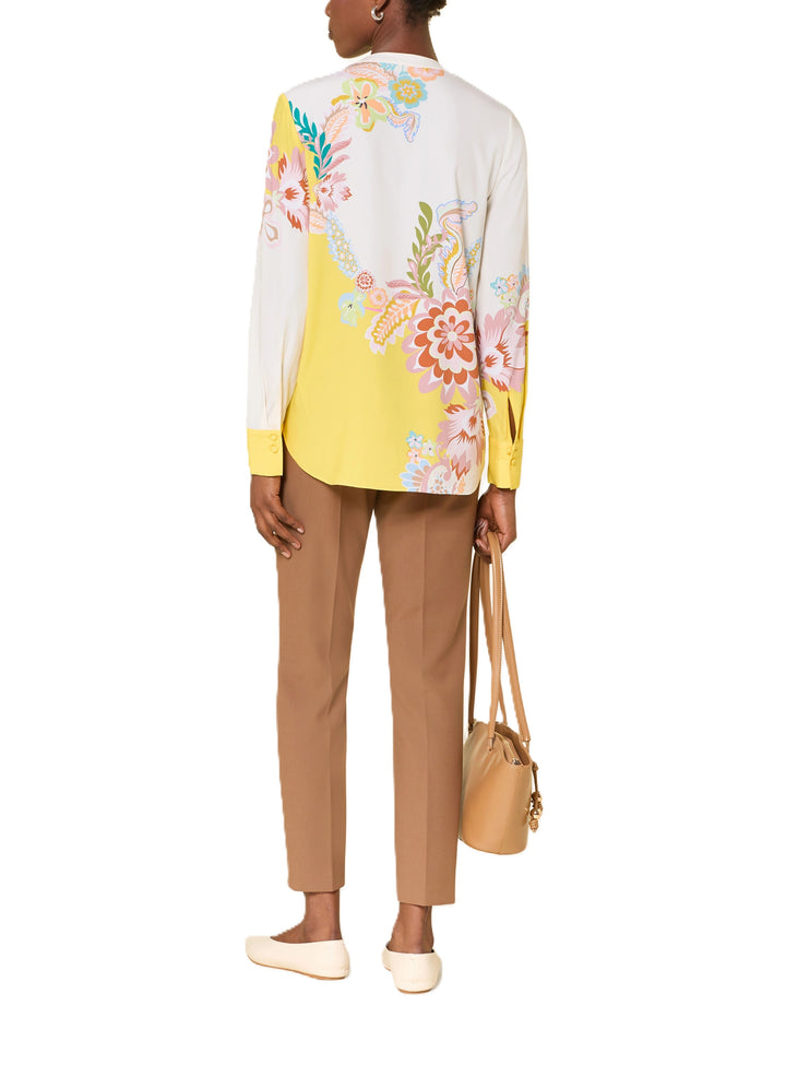 Bluse von Herzens in Tunikaform aus Seide. Bunter Blumenprint in gelb mit V-Ausschnitt und gerade normaler Form 