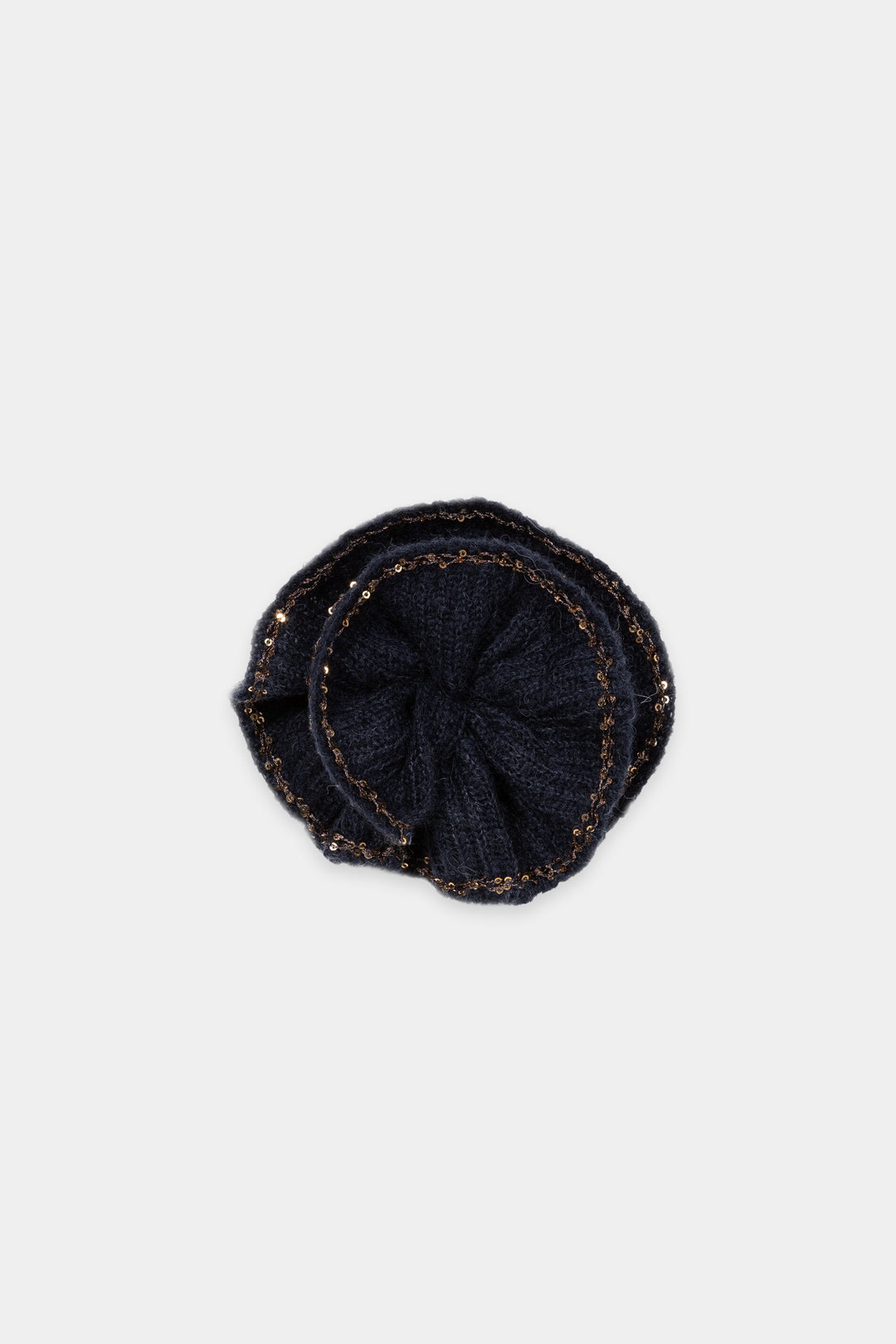 Brosche von Luisa Cerano. Strickbrosche in blau mit goldenen Pailletten. Als Rose geformt. 