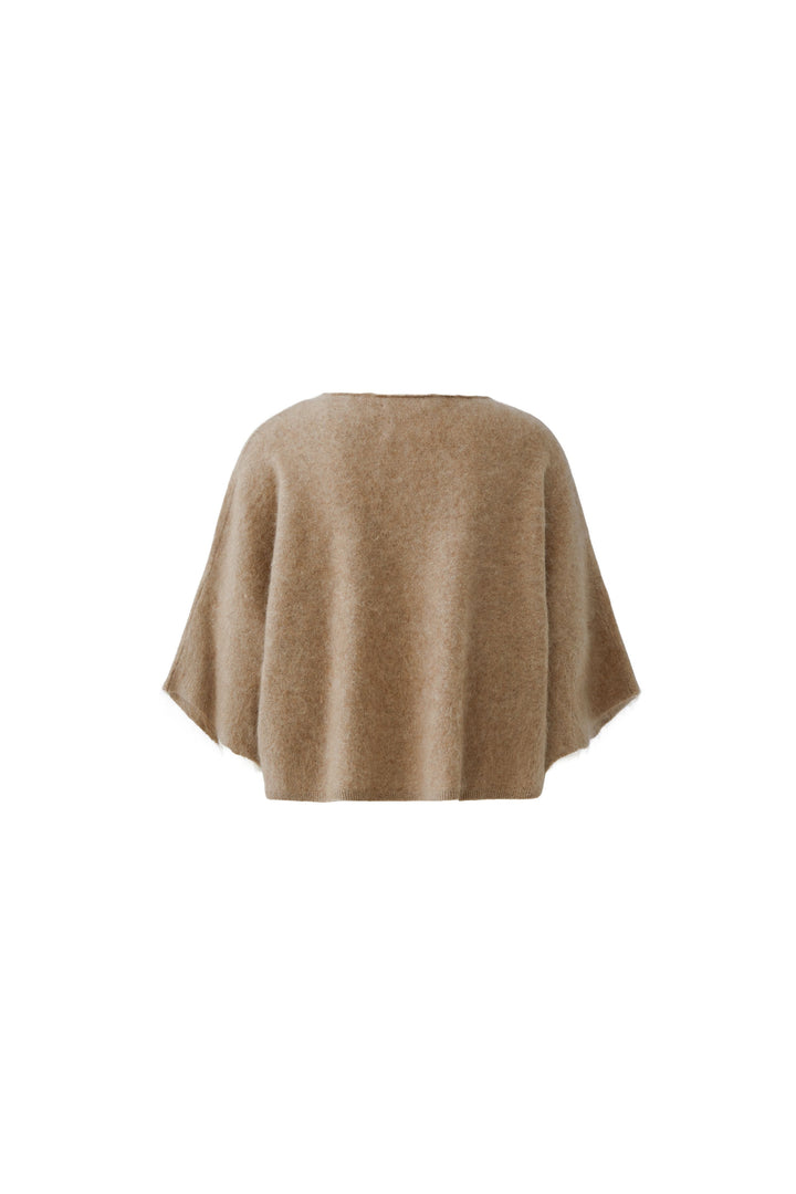 Beiger Pullover von Oui aus Kaschmir in Brushed-Optik. Er hat einen Rundhalsausschnitt und Rollkanten, sowie halblange Ärmel und eine weitere Passform.