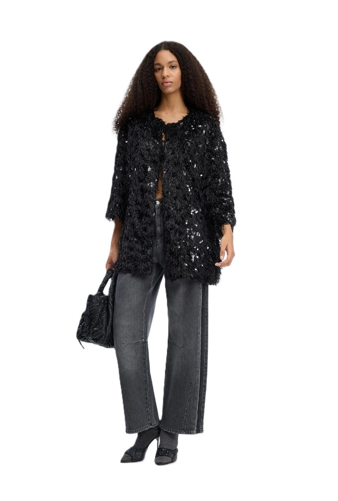 Schwarzer Cardigan VINC von Munthe mit Fransenstruktur, Paillettendetails und lockerer, längerer Passform.
