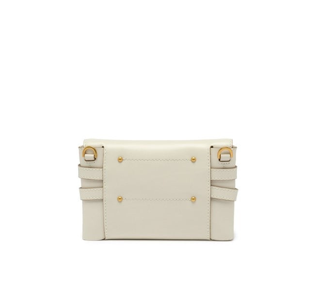 Wunderschöne Clutch oder Handtasche von Gianni Chiarini in beige aus Leder mit Zierknoten und abnehmbaren Schulterriemen. 