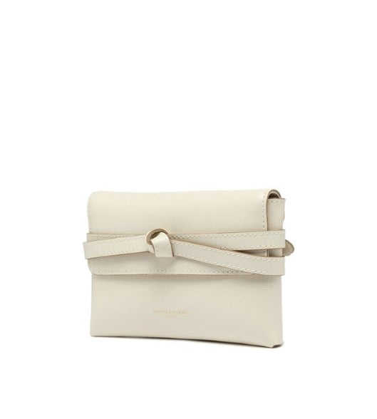 Wunderschöne Clutch oder Handtasche von Gianni Chiarini in beige aus Leder mit Zierknoten und abnehmbaren Schulterriemen. 